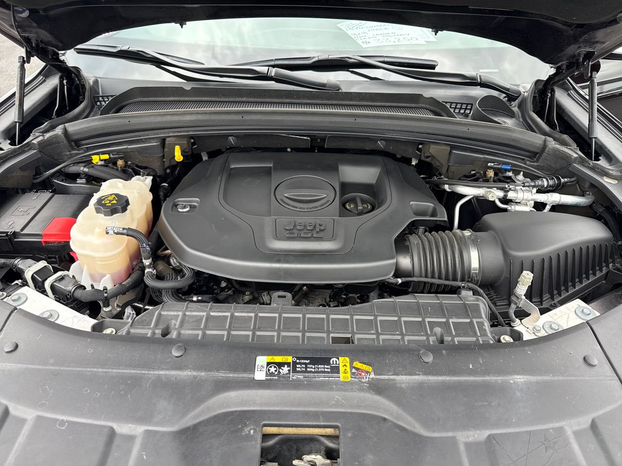 Used 2023 Jeep Grand Cherokee Overland AWD/4WD image 11