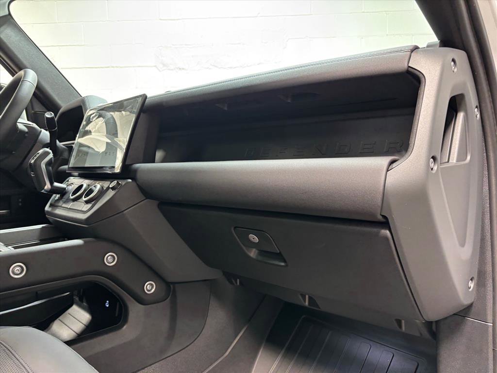 Used 2026 Land Rover Defender 110 S image 31