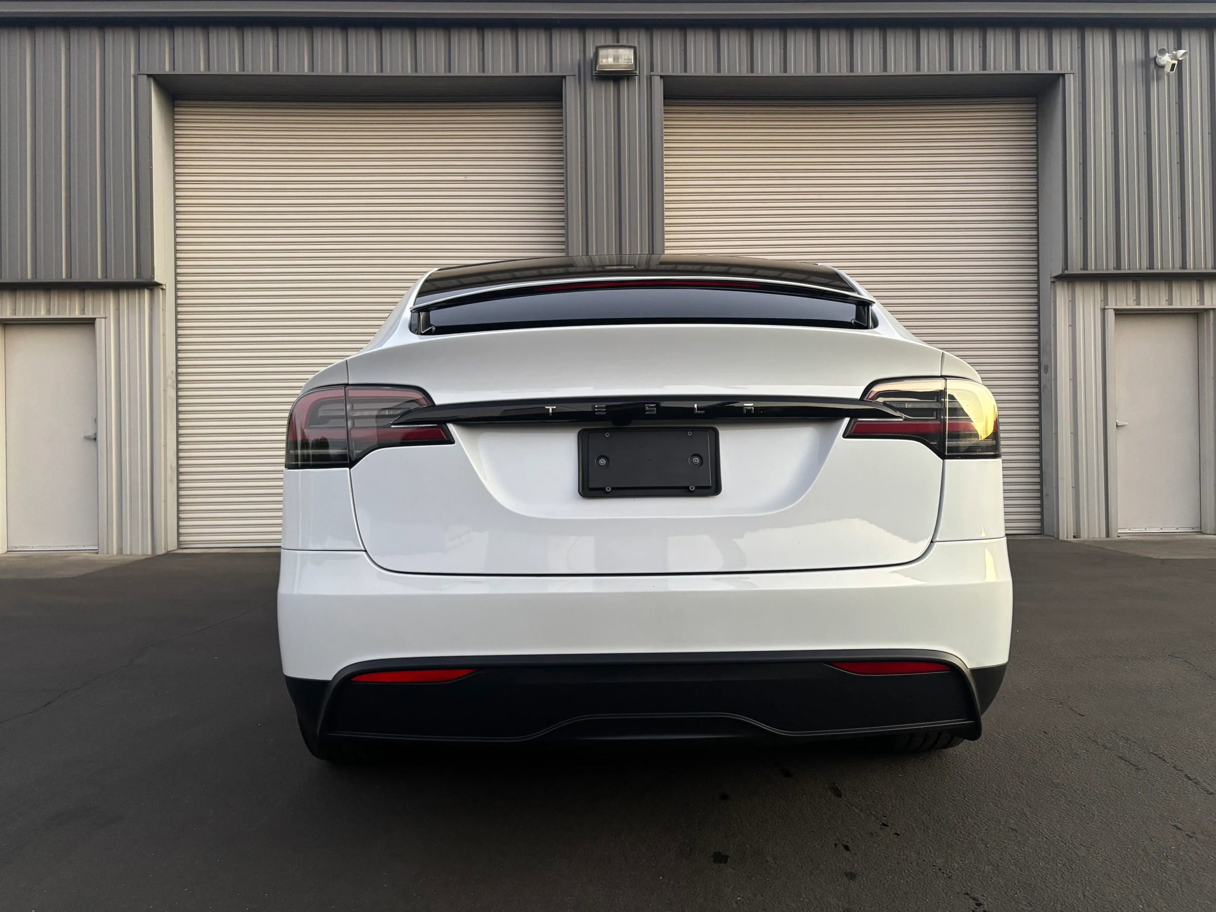 Used 2023 Tesla Model X Standard Sport Utility 4D image 7