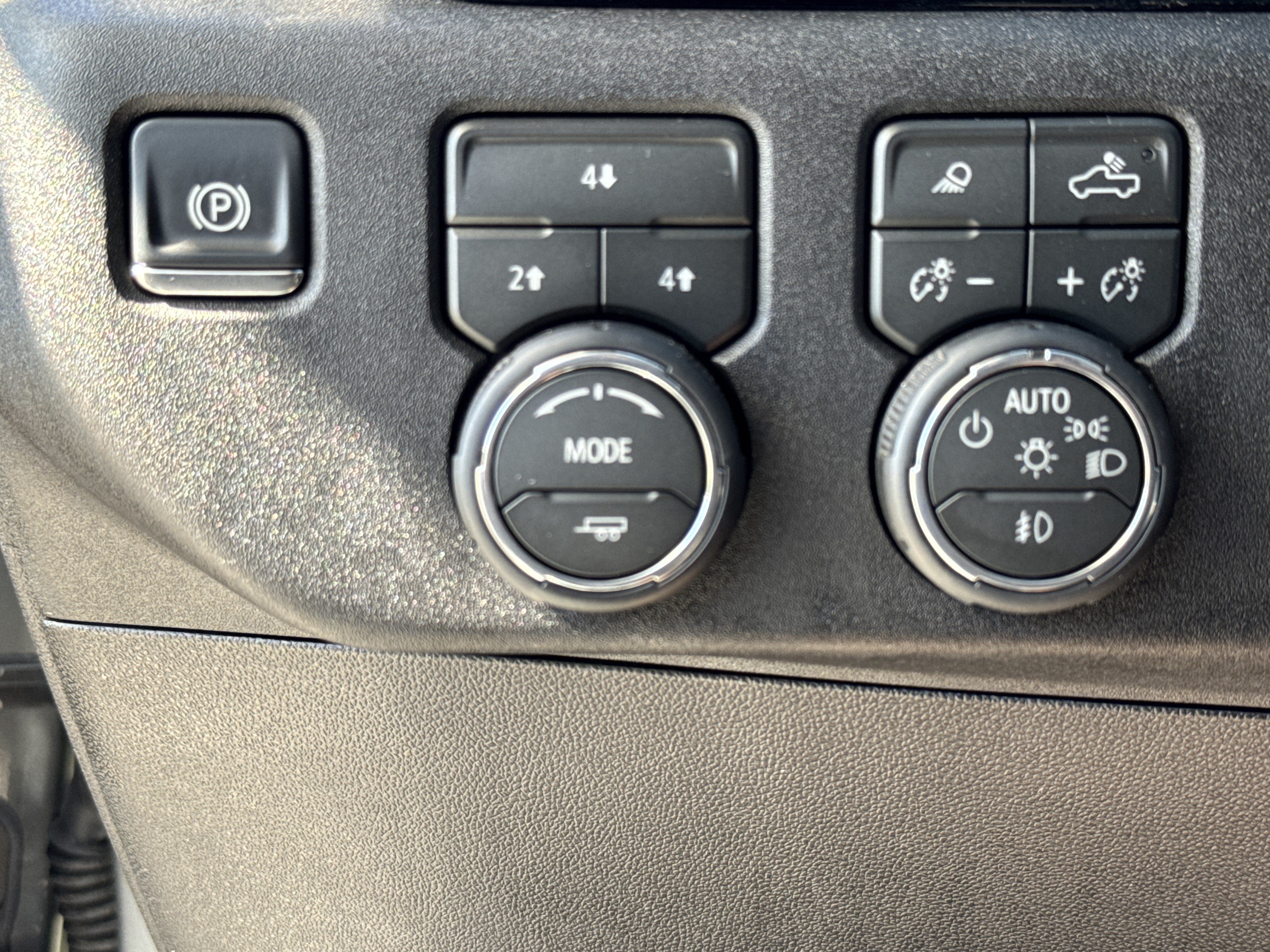 Used 2026 Chevrolet Silverado 3500 LT w/ All Star Edition AWD/4WD image 19