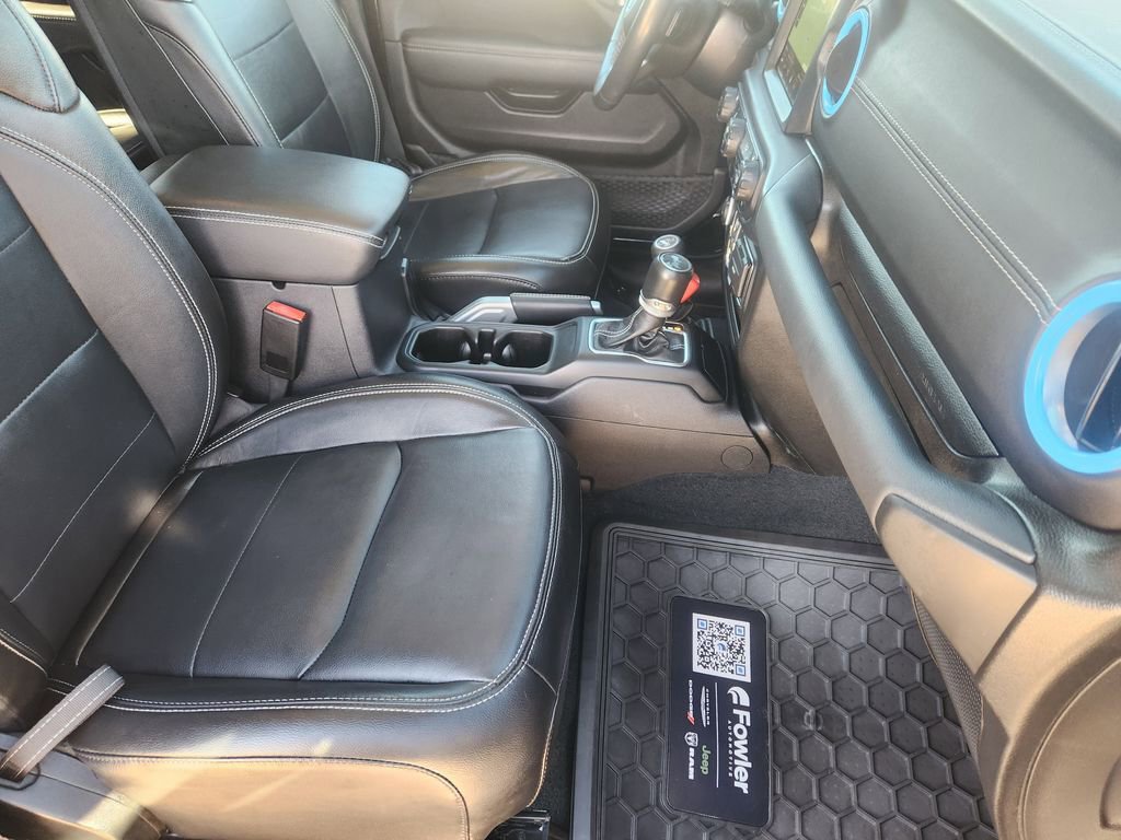 Used 2022 Jeep Wrangler Unlimited Sahara w/ Cold Weather Group image 15