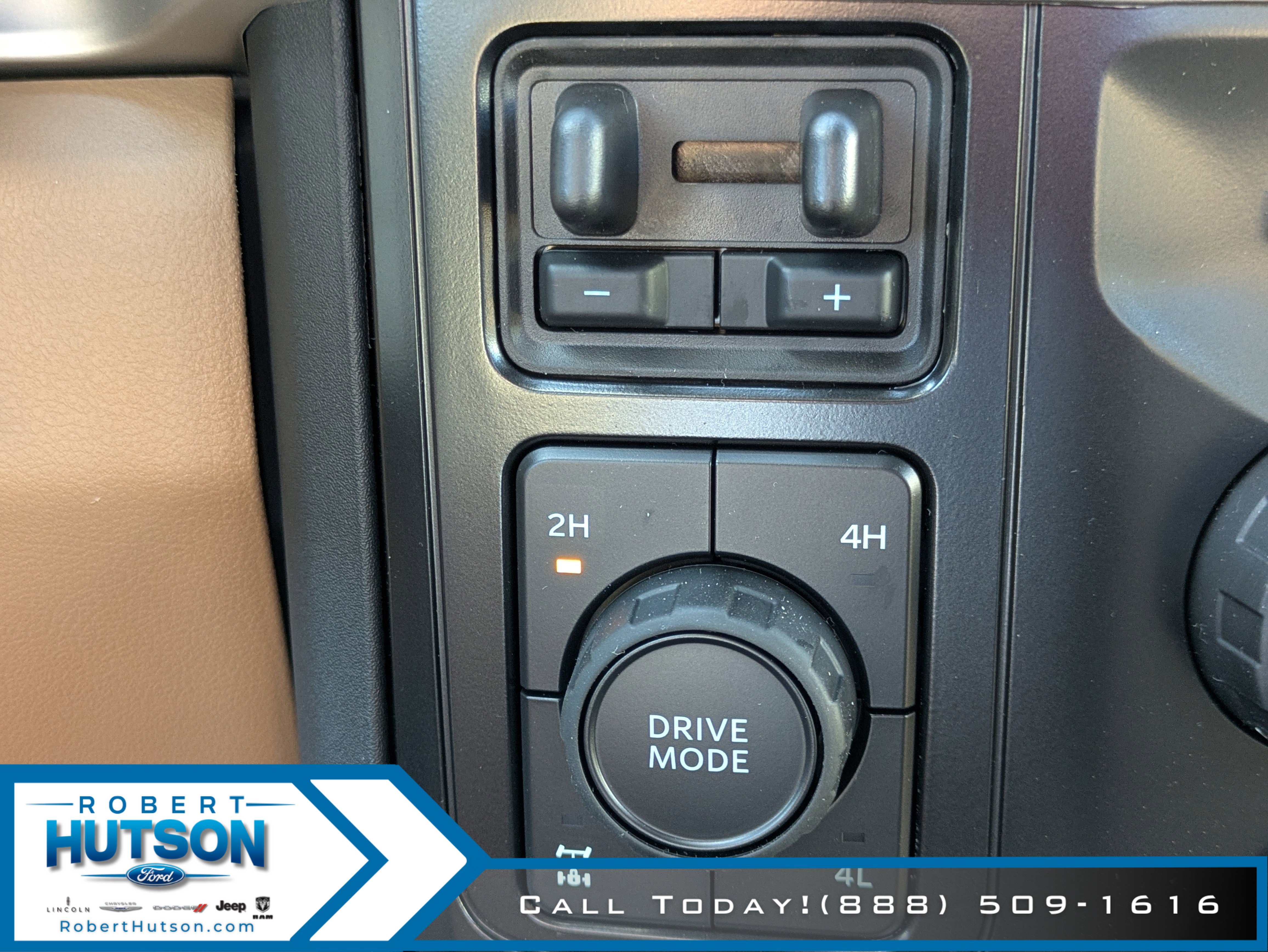 New 2025 Ford F350 XLT w/ FX4 Off-Road Package image 21