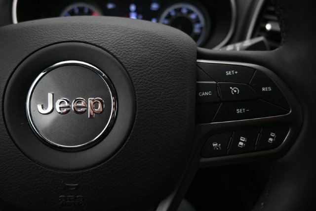 Used 2022 Jeep Cherokee Limited w/ Elite Package AWD/4WD image 31