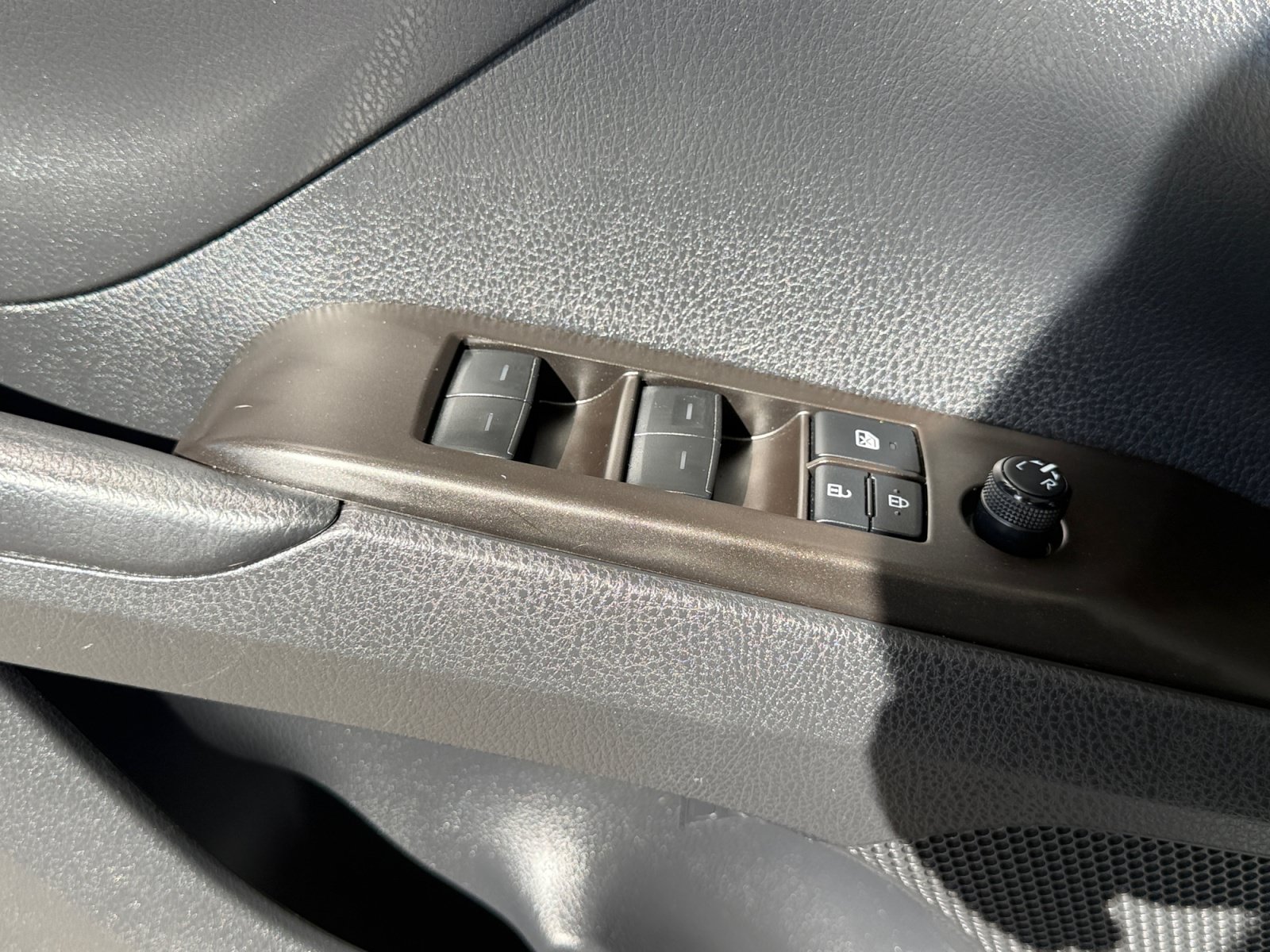 Used 2023 Toyota Camry SE w/ Protection Package (Q2) (TMS) FWD image 13