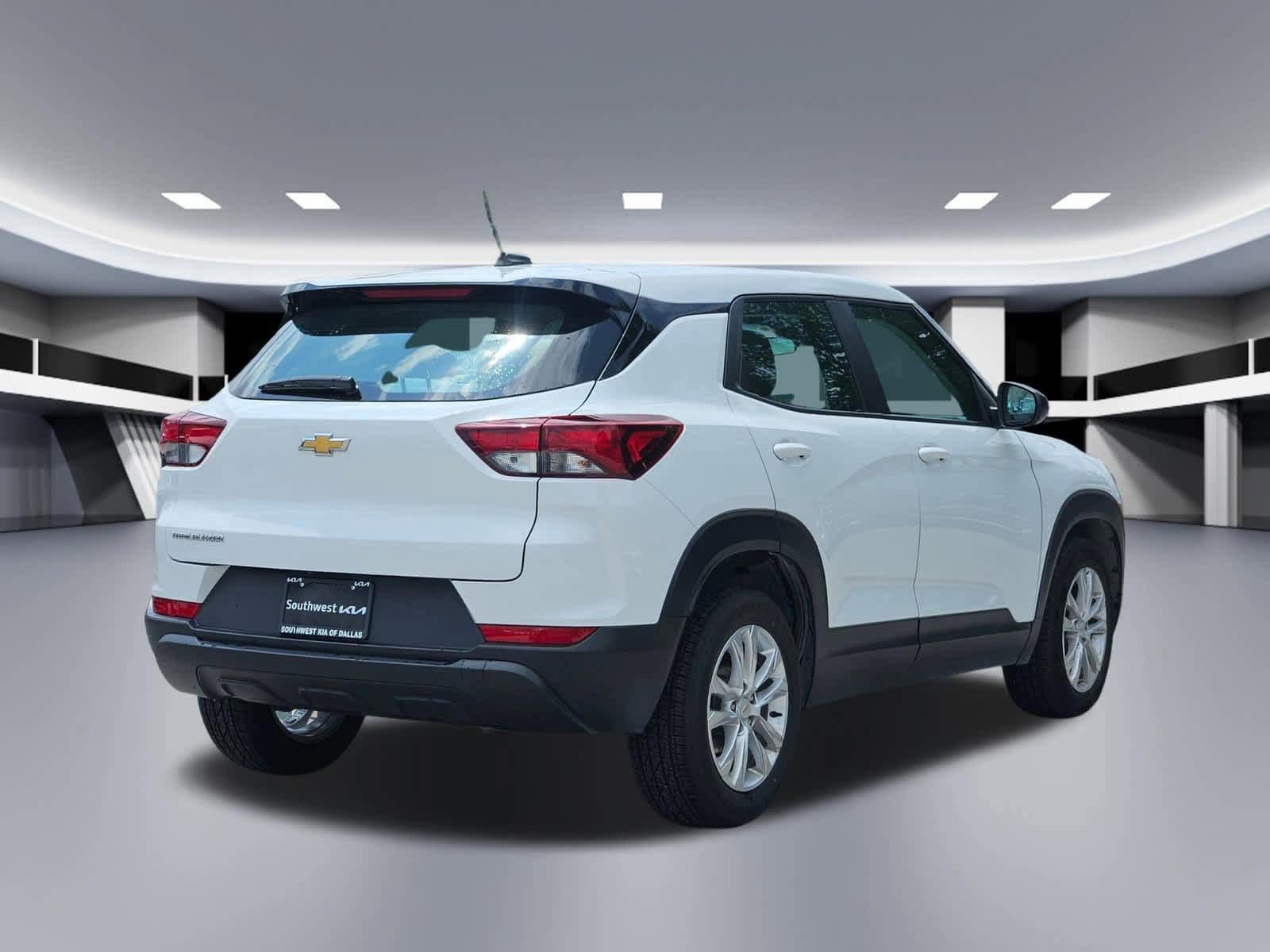Used 2023 Chevrolet TrailBlazer LS FWD image 5