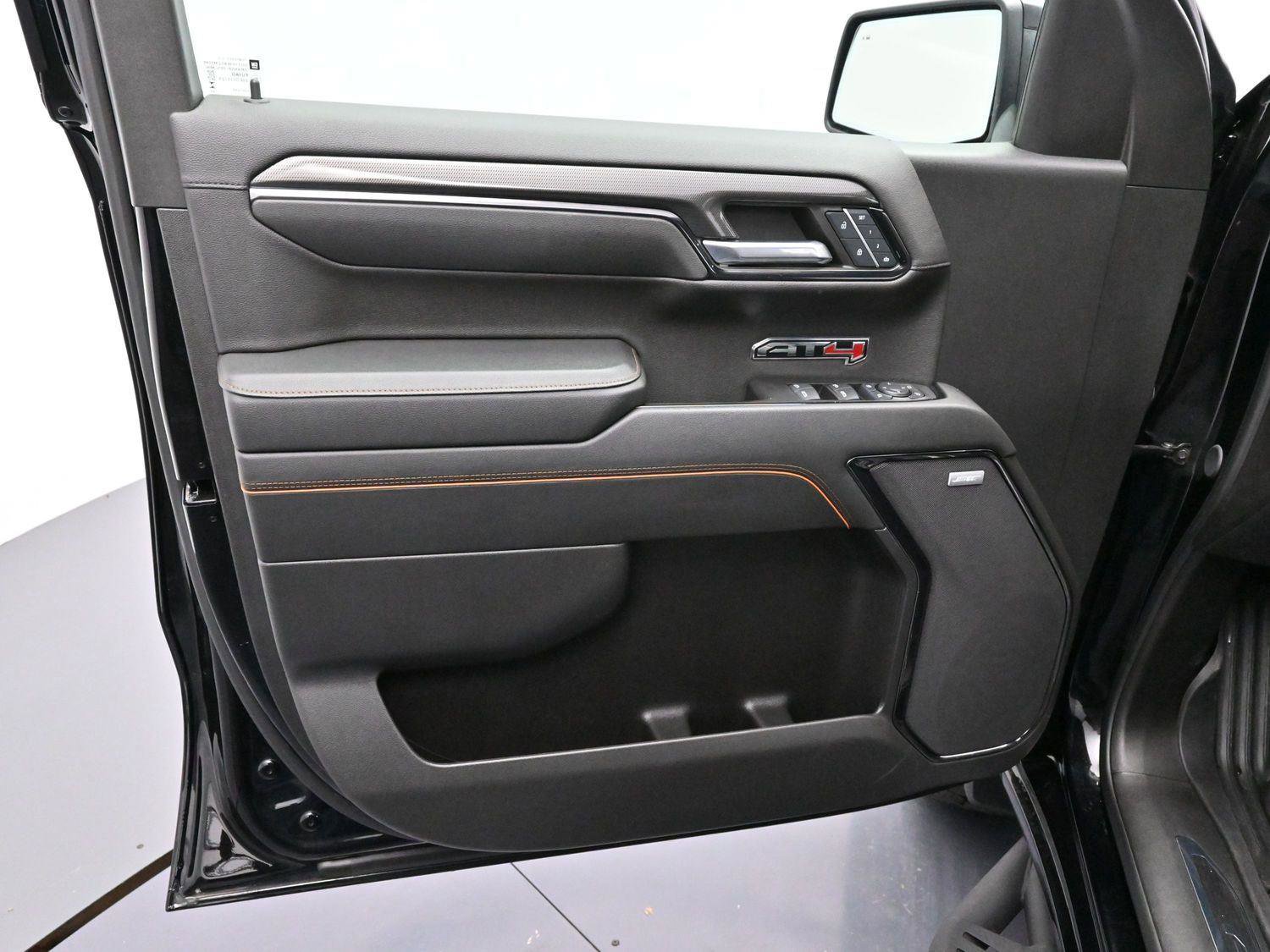 Used 2024 GMC Sierra 1500 AT4 w/ Technology Package image 9