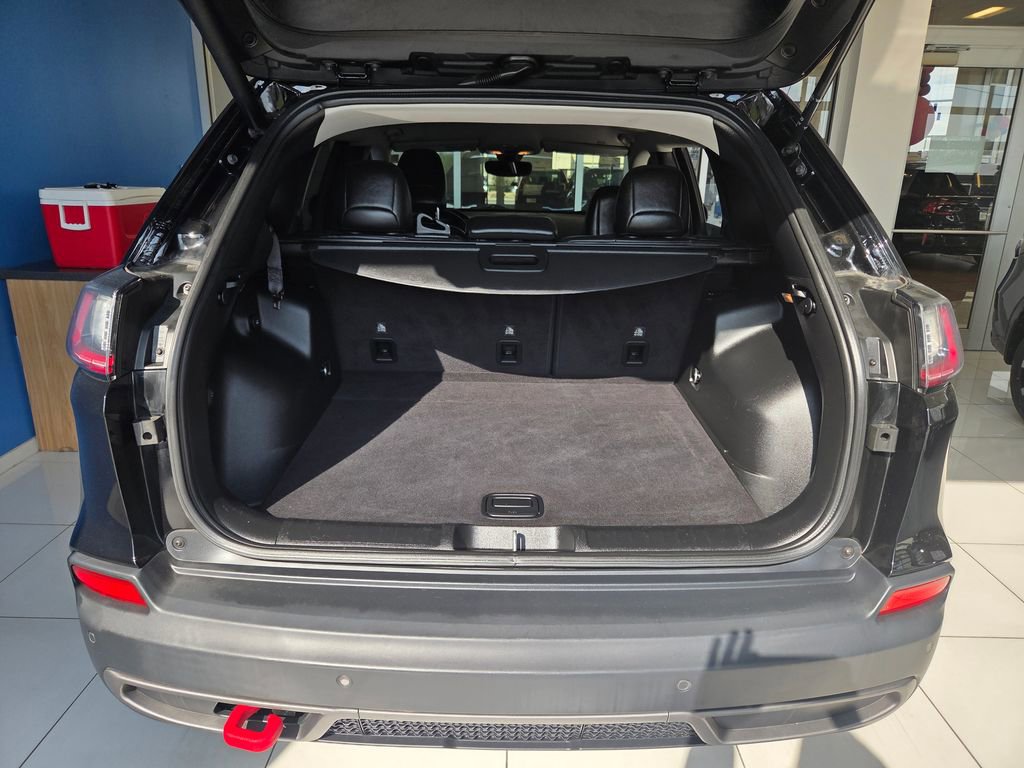 Used 2019 Jeep Cherokee Trailhawk w/ Comfort & Convenience Group image 10
