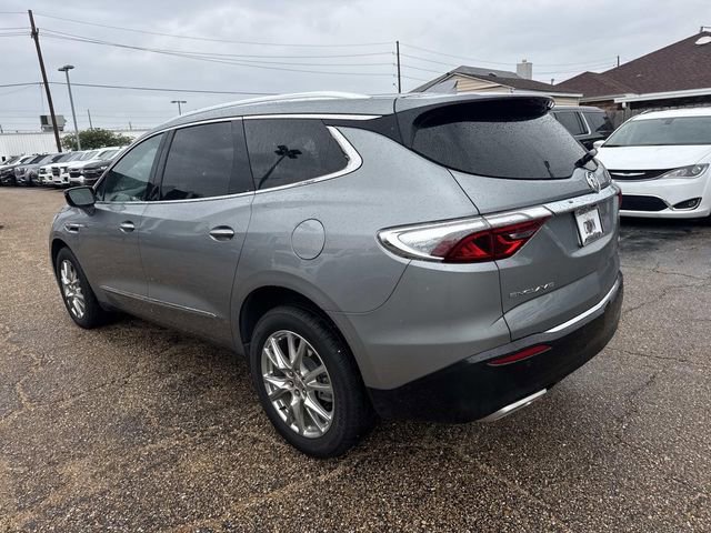 Used 2024 Buick Enclave Essence w/ Experience Buick Package FWD image 9