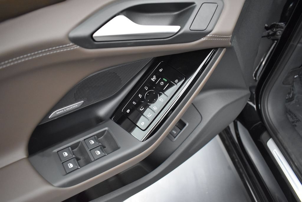 New 2025 Audi A6 e-tron Premium Plus AWD/4WD image 6