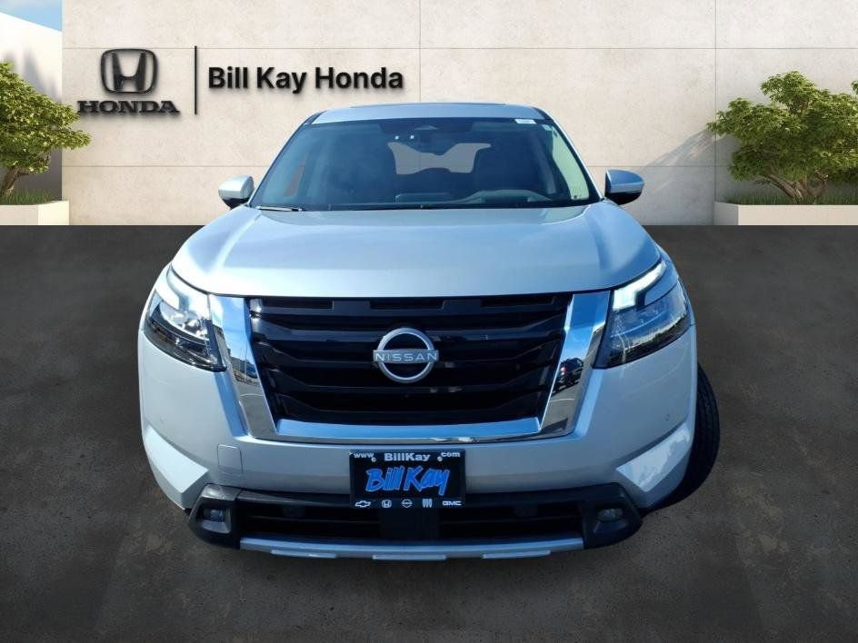 Used 2025 Nissan Pathfinder Platinum w/ Lighting Package (N92) image 8