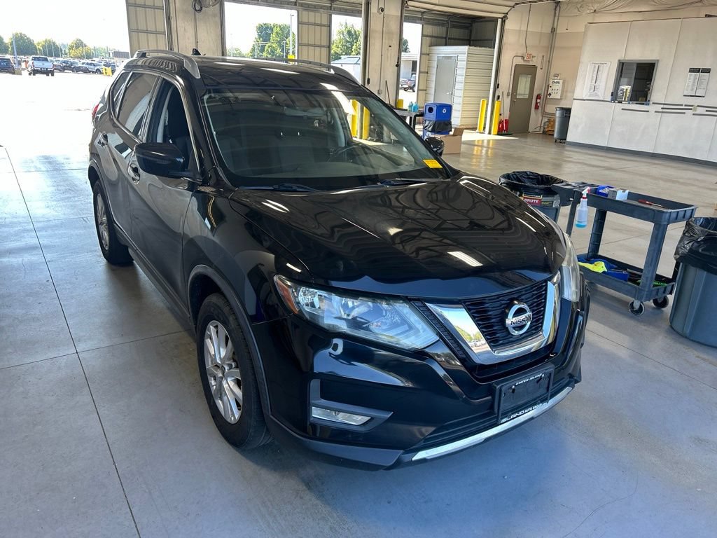 Used 2017 Nissan Rogue SV AWD/4WD image 1