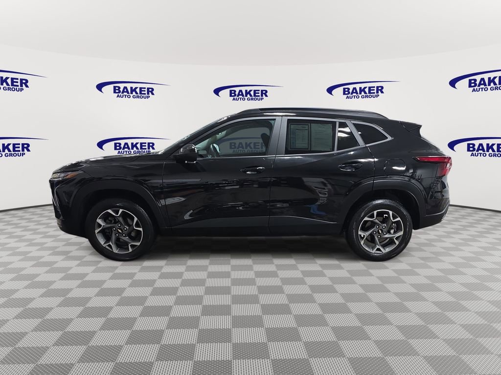 Used 2024 Chevrolet Trax LT w/ Driver Confidence Package image 8