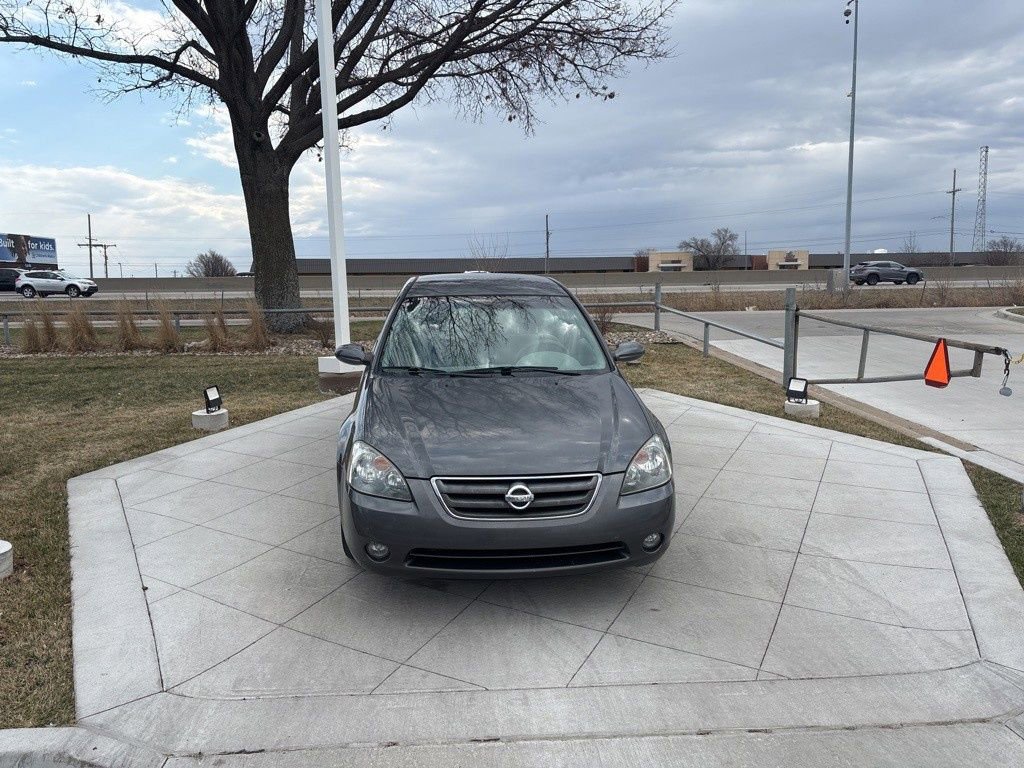 Used 2004 Nissan Altima 3.5 SE image 5