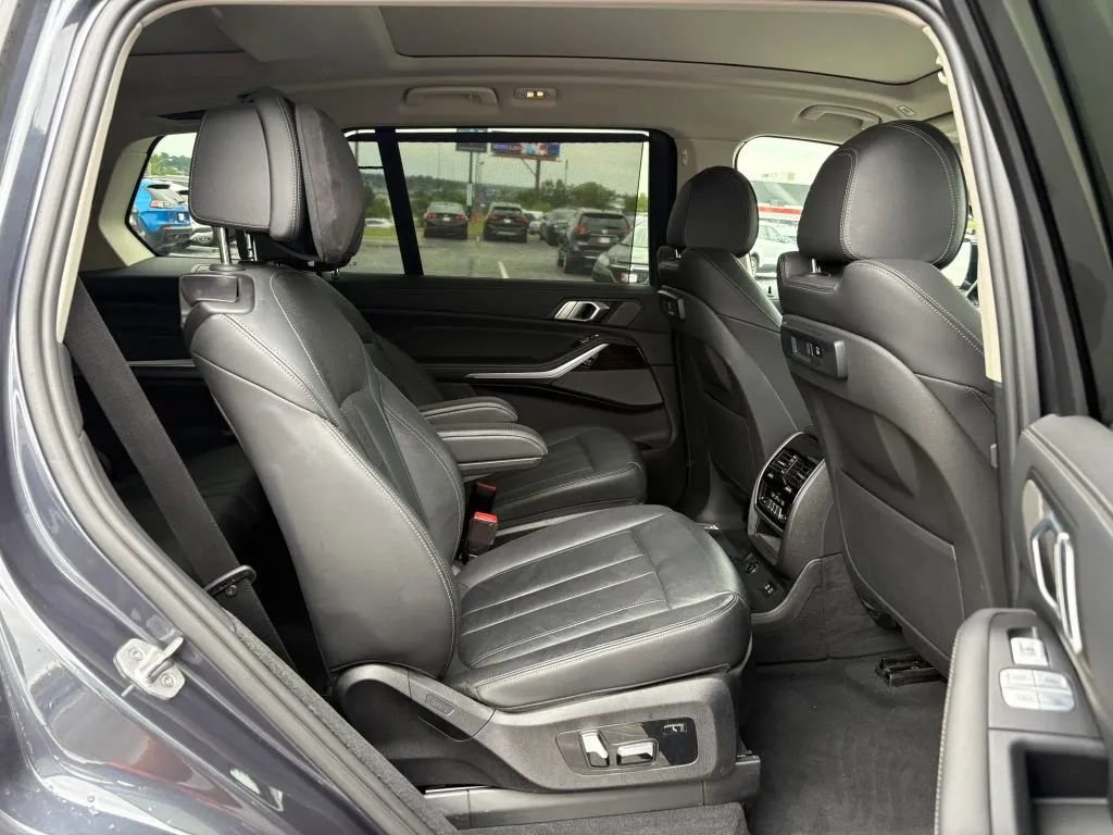 Used 2021 BMW X7 xDrive40i w/ Premium Package AWD/4WD image 26