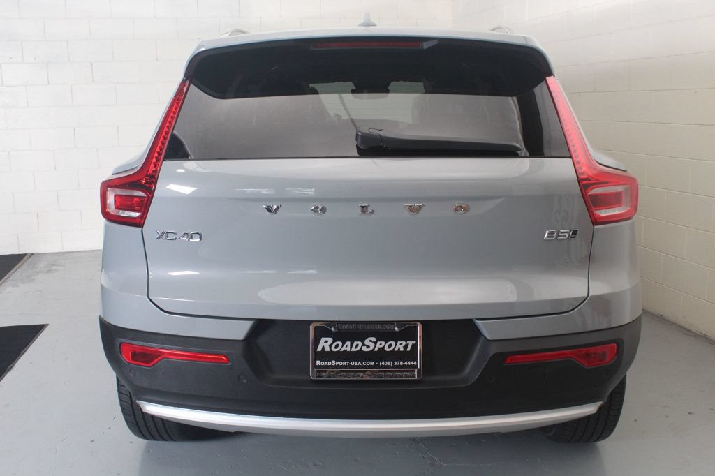Used 2025 Volvo XC40 B5 Plus AWD/4WD image 12