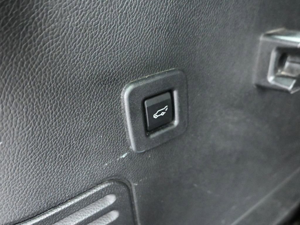 Used 2017 Ford Expedition EL Limited w/ Equipment Group 301A image 11