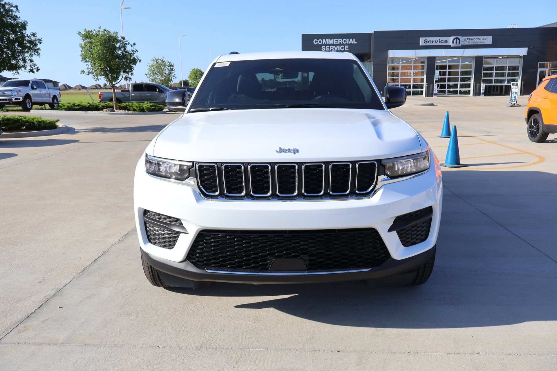 New 2026 Jeep Grand Cherokee Laredo RWD image 8
