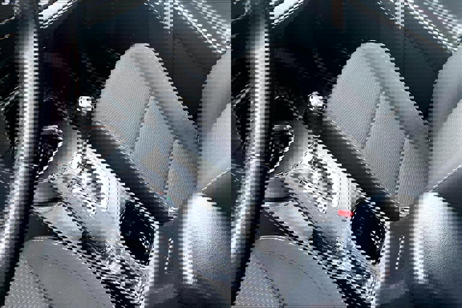 Used 2018 Toyota RAV4 XLE image 16