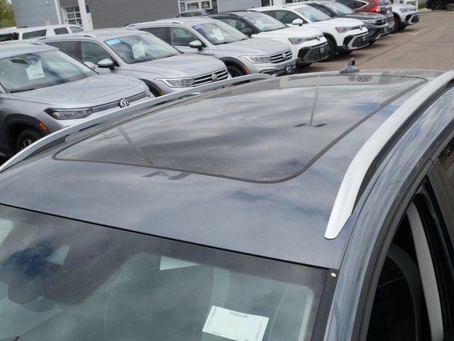 Used 2025 Volkswagen Taos SE AWD/4WD image 11