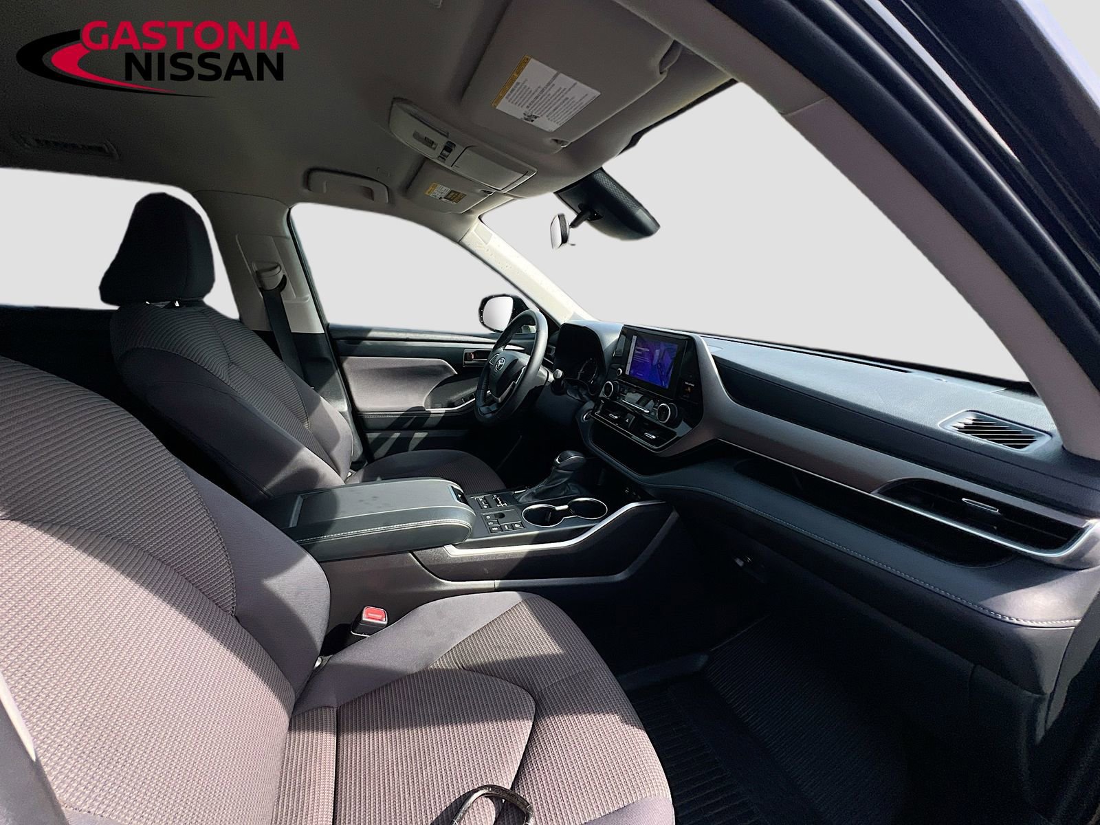 Used 2024 Toyota Highlander LE image 37