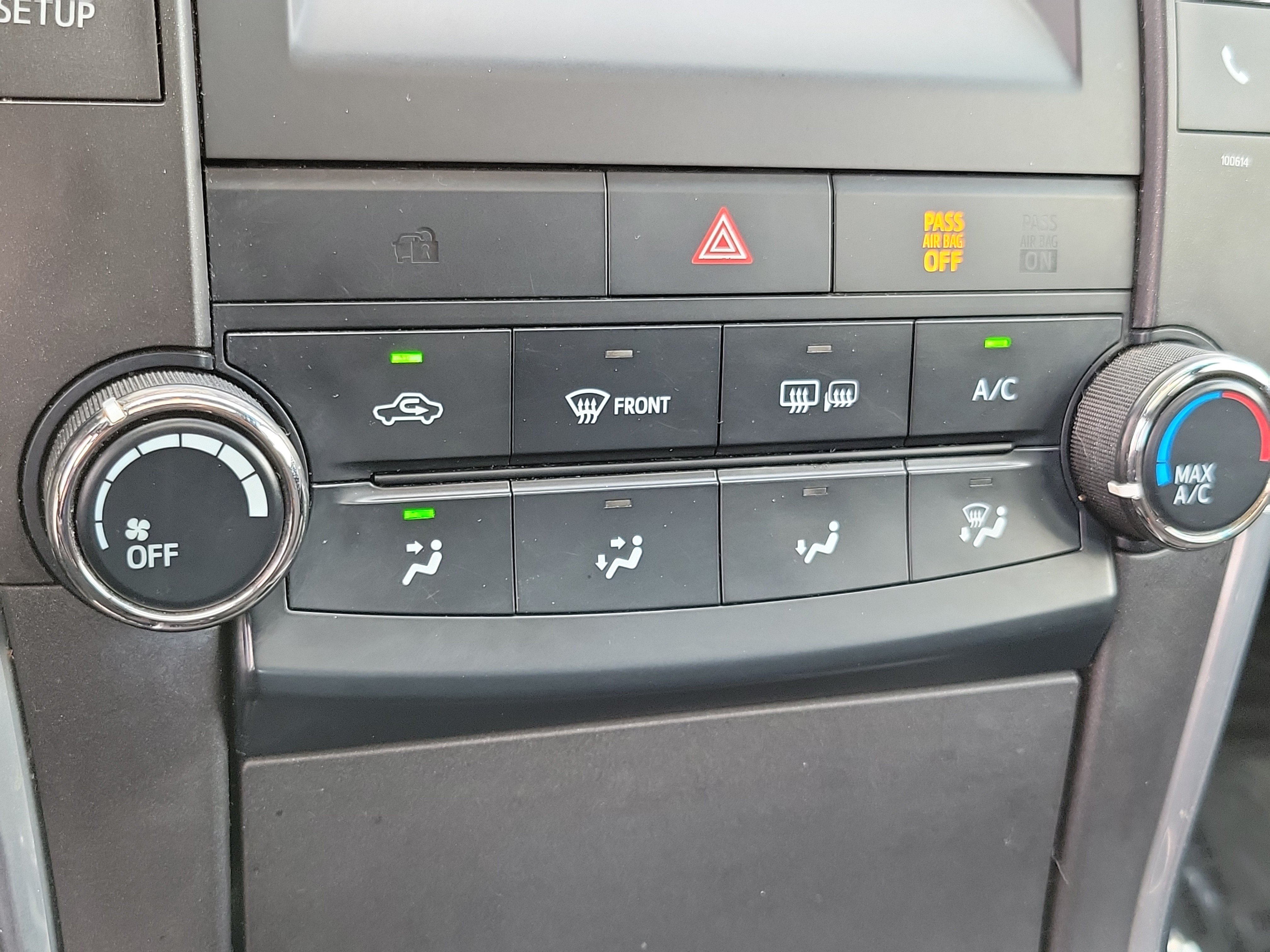 Used 2016 Toyota Camry SE FWD image 29