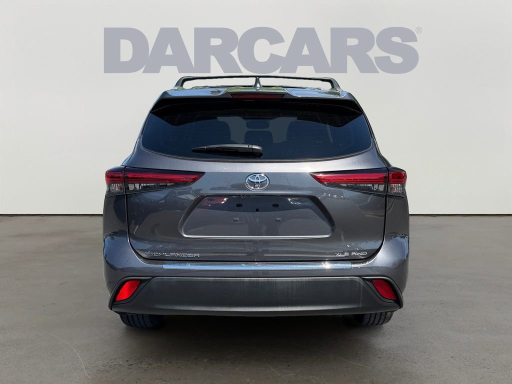 Used 2023 Toyota Highlander XLE AWD/4WD image 5