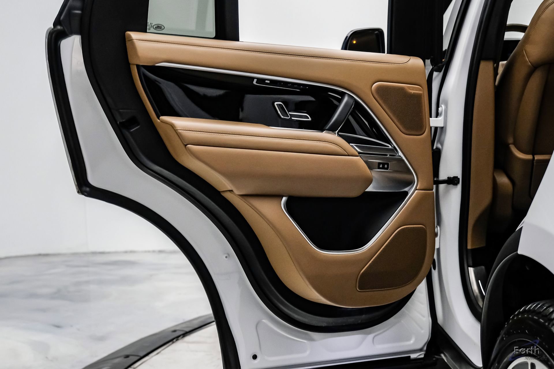 Used 2023 Land Rover Range Rover SE image 86