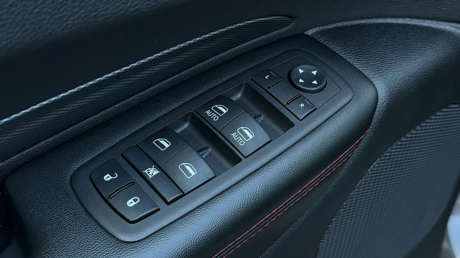 Used 2025 Dodge Durango GT AWD/4WD image 23