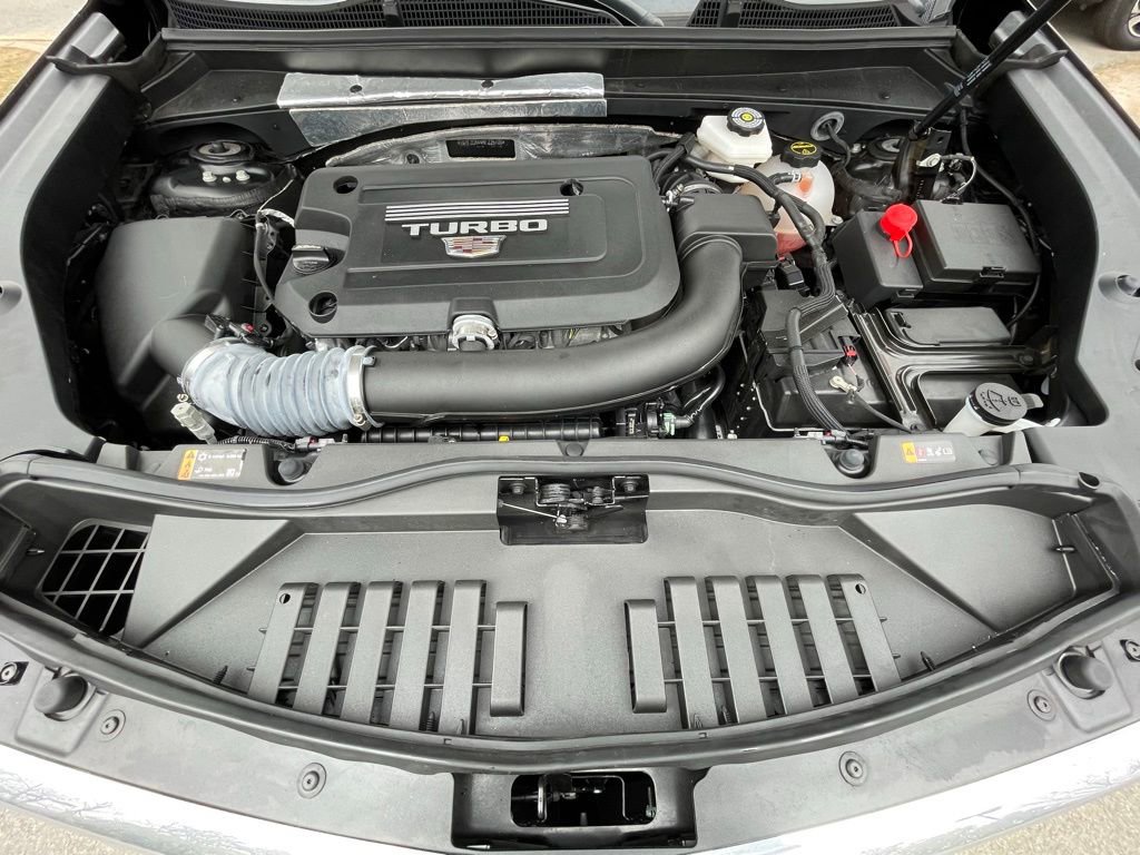 Used 2024 Cadillac XT4 Premium Luxury image 33