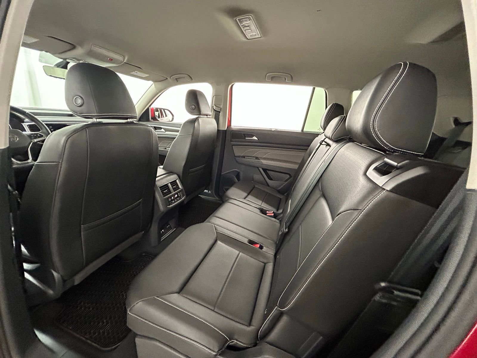 Used 2023 Volkswagen Atlas SE image 33