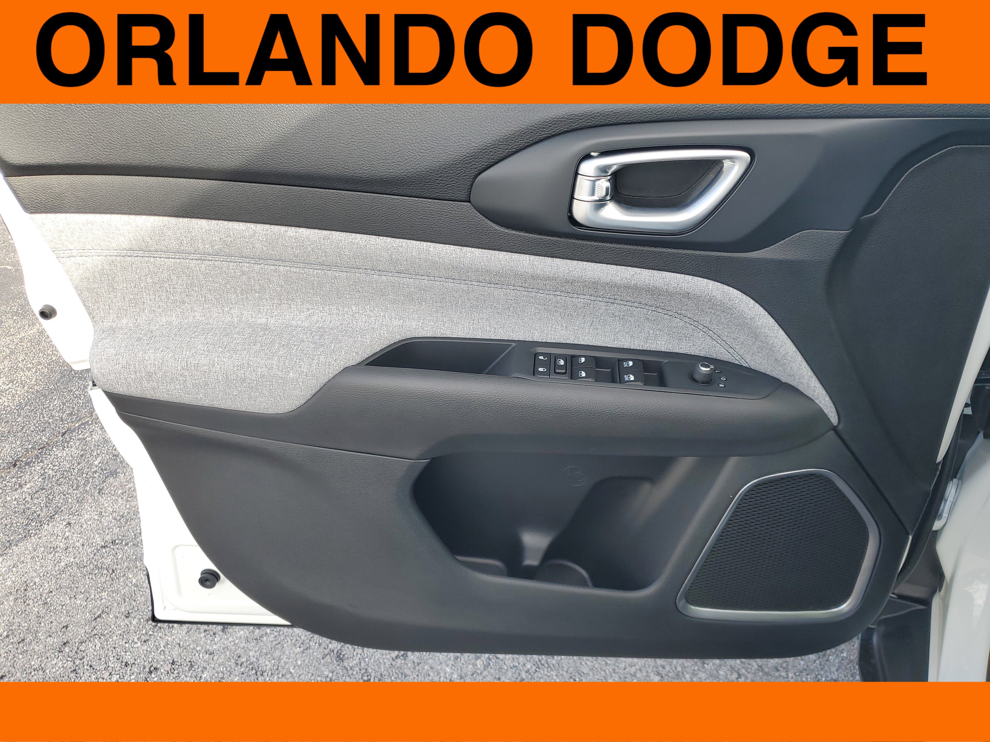 New 2026 Jeep Compass Latitude image 13