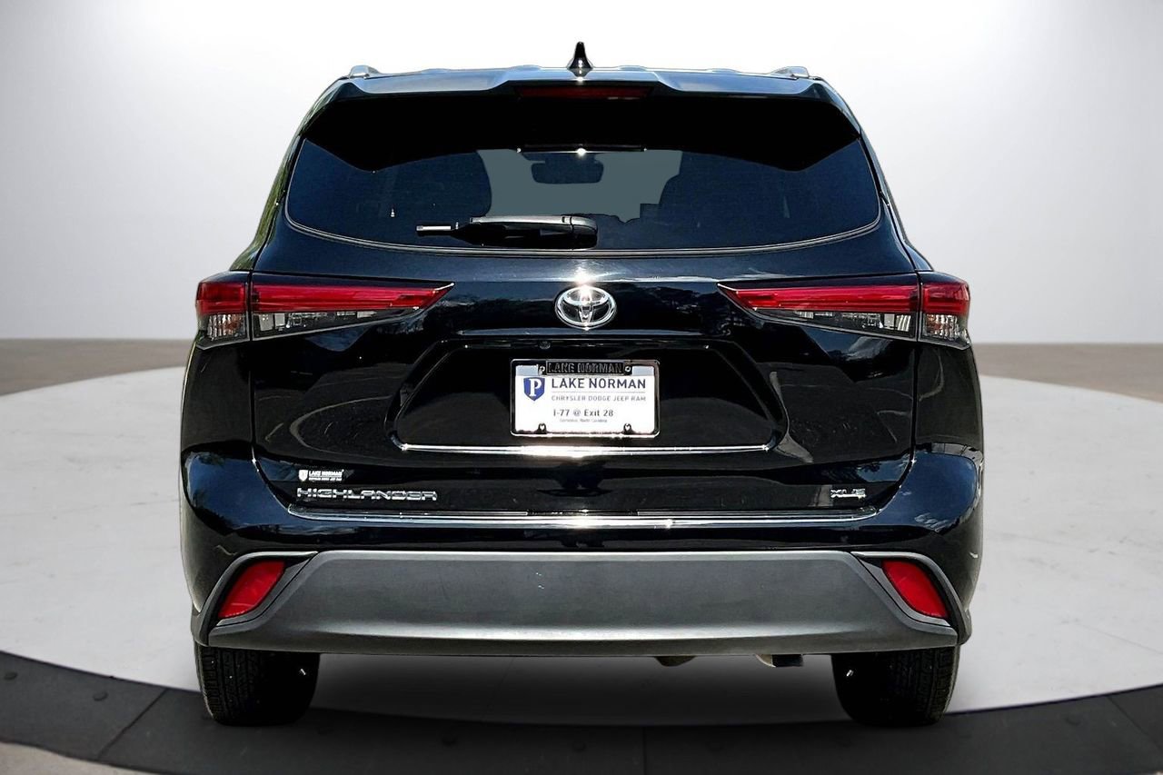 Used 2022 Toyota Highlander XLE image 8