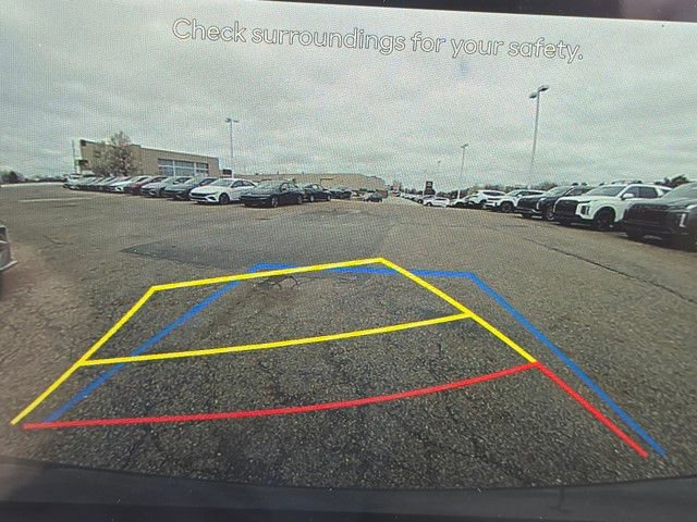 Used 2025 Hyundai Santa Fe SEL image 6