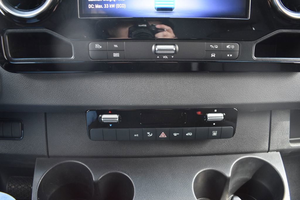 Used 2024 Mercedes-Benz eSprinter 170 Cargo image 19