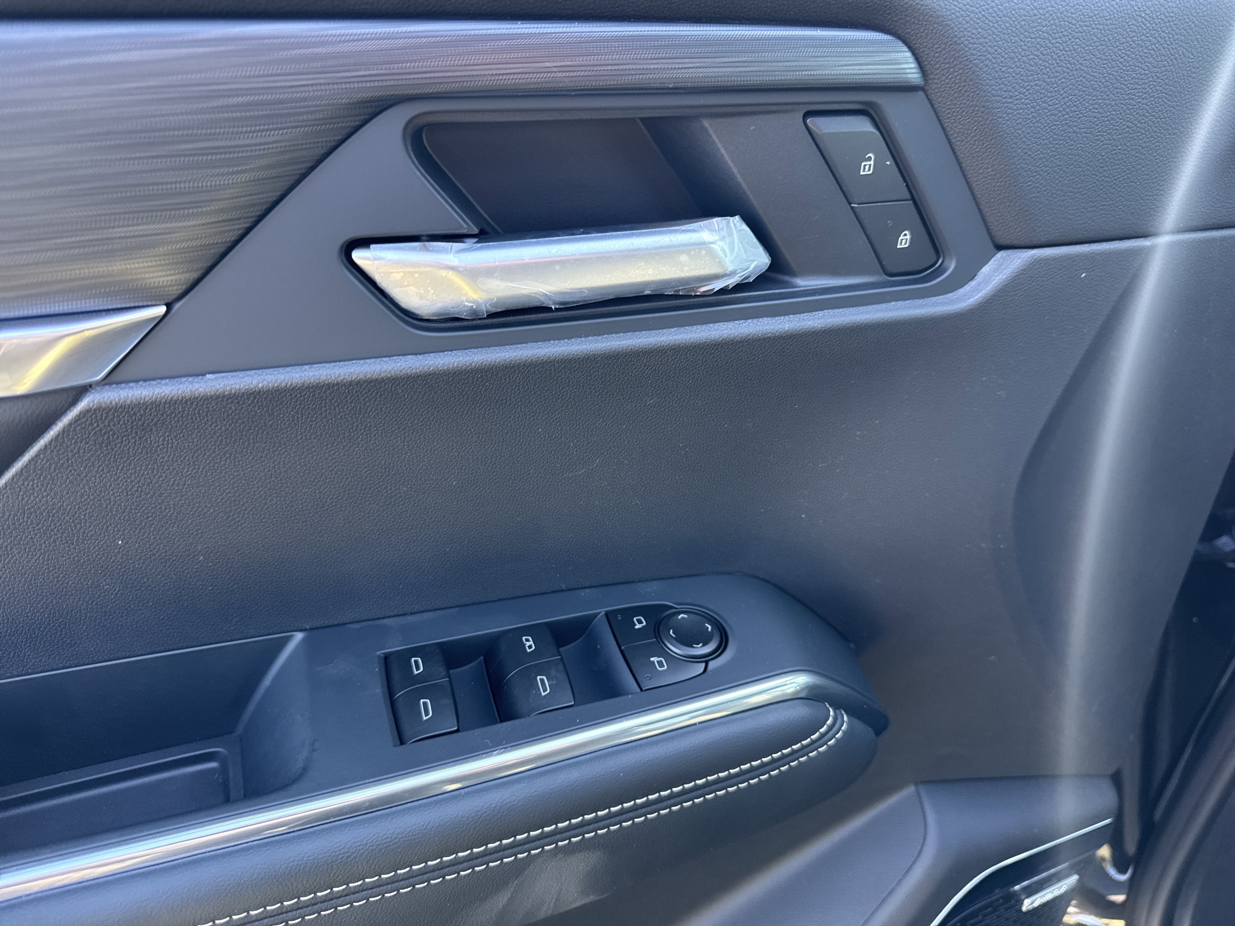 New 2026 GMC Acadia Elevation w/ Black Edition AWD/4WD image 15