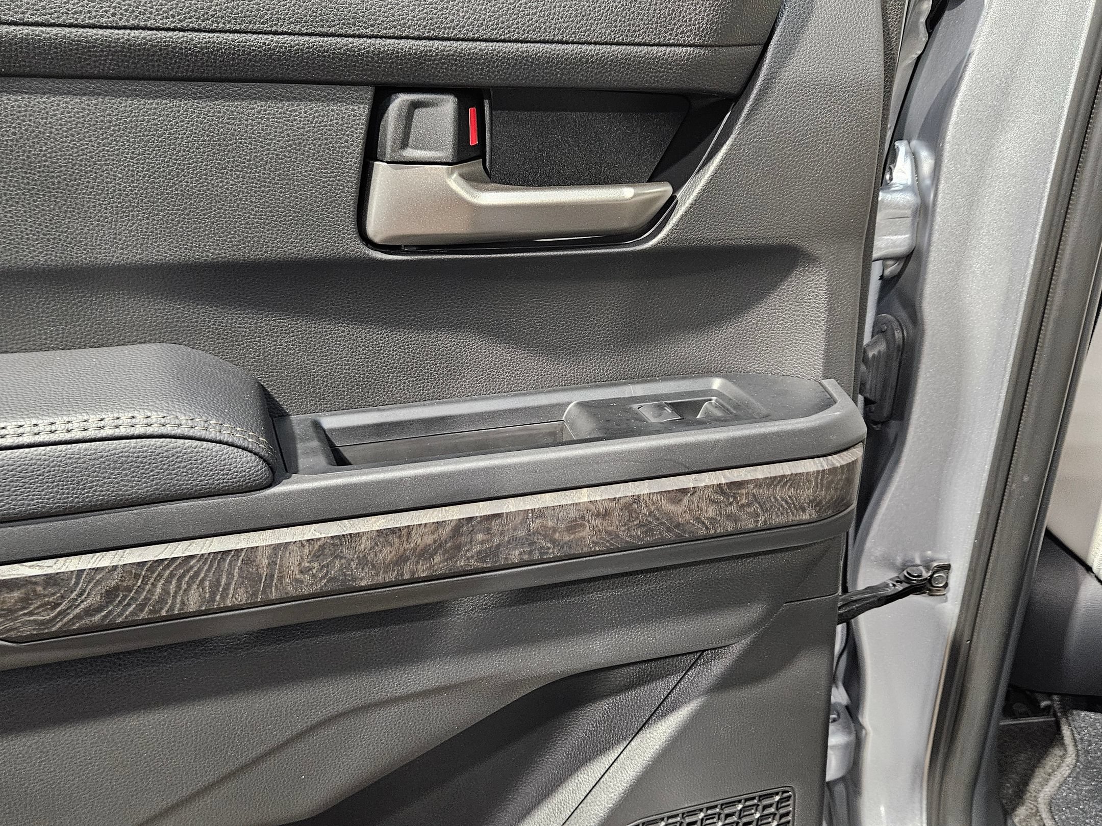 Certified 2025 Toyota Tacoma Limited AWD/4WD image 24