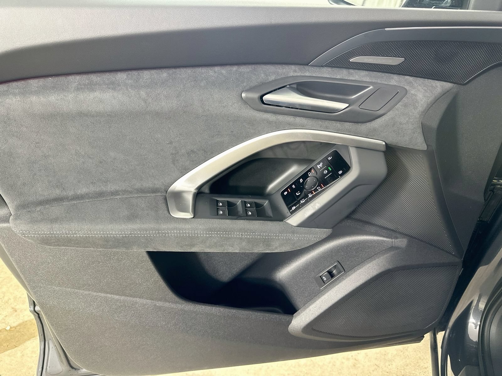 New 2026 Audi SQ5 Prestige AWD/4WD image 16