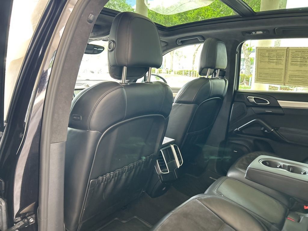 Used 2016 Porsche Cayenne GTS image 39