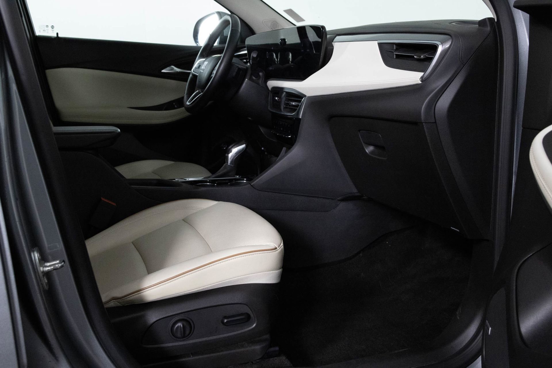 Certified 2024 Buick Encore GX Avenir w/ Avenir Convenience Package image 40