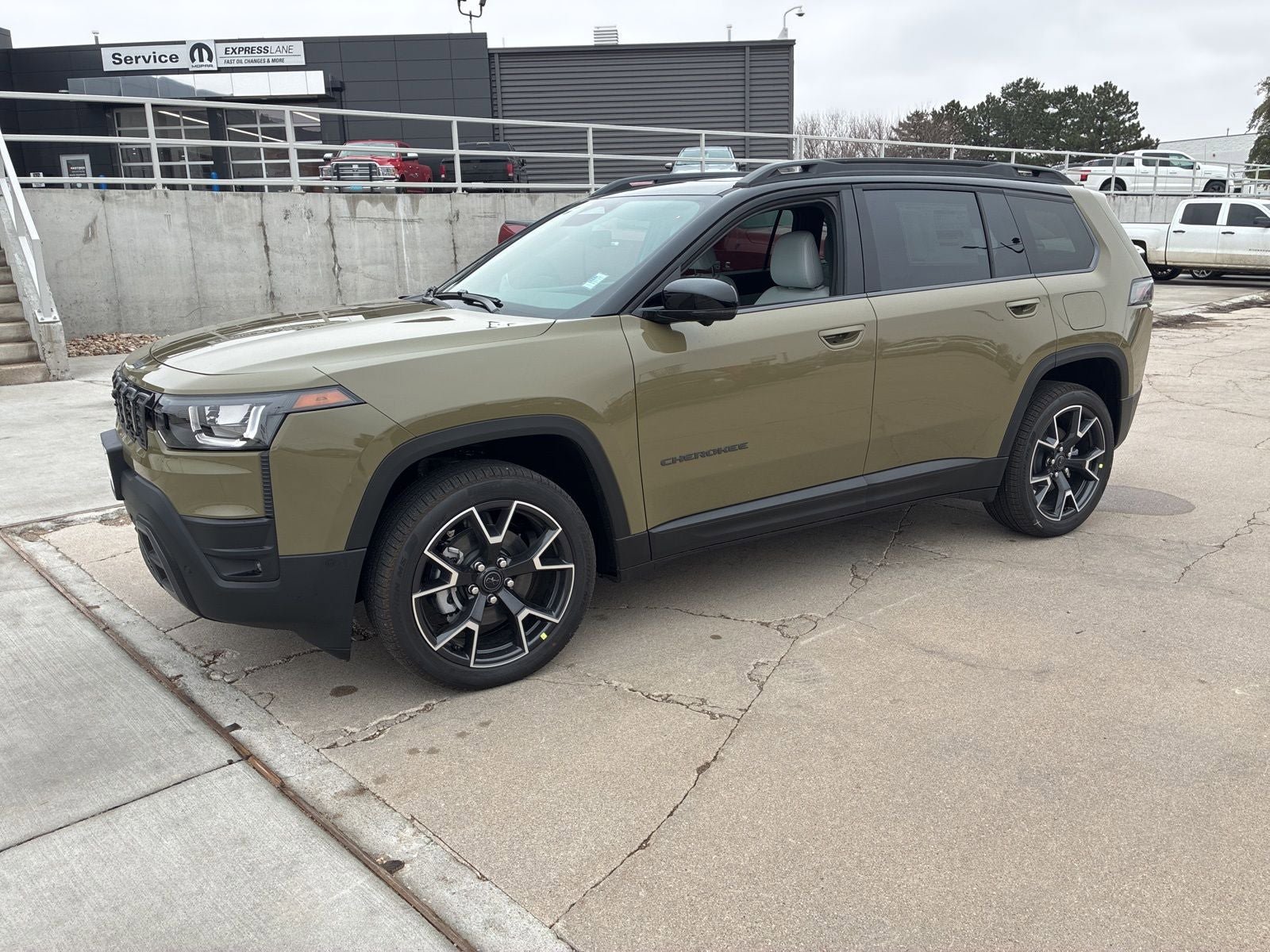 New 2026 Jeep Cherokee Overland w/ Advanced Pro Tech Group