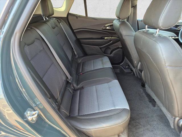 Used 2025 Chevrolet Trax LT w/ LT Convenience Package FWD image 18