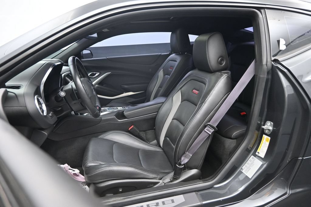 Used 2016 Chevrolet Camaro SS RWD image 23