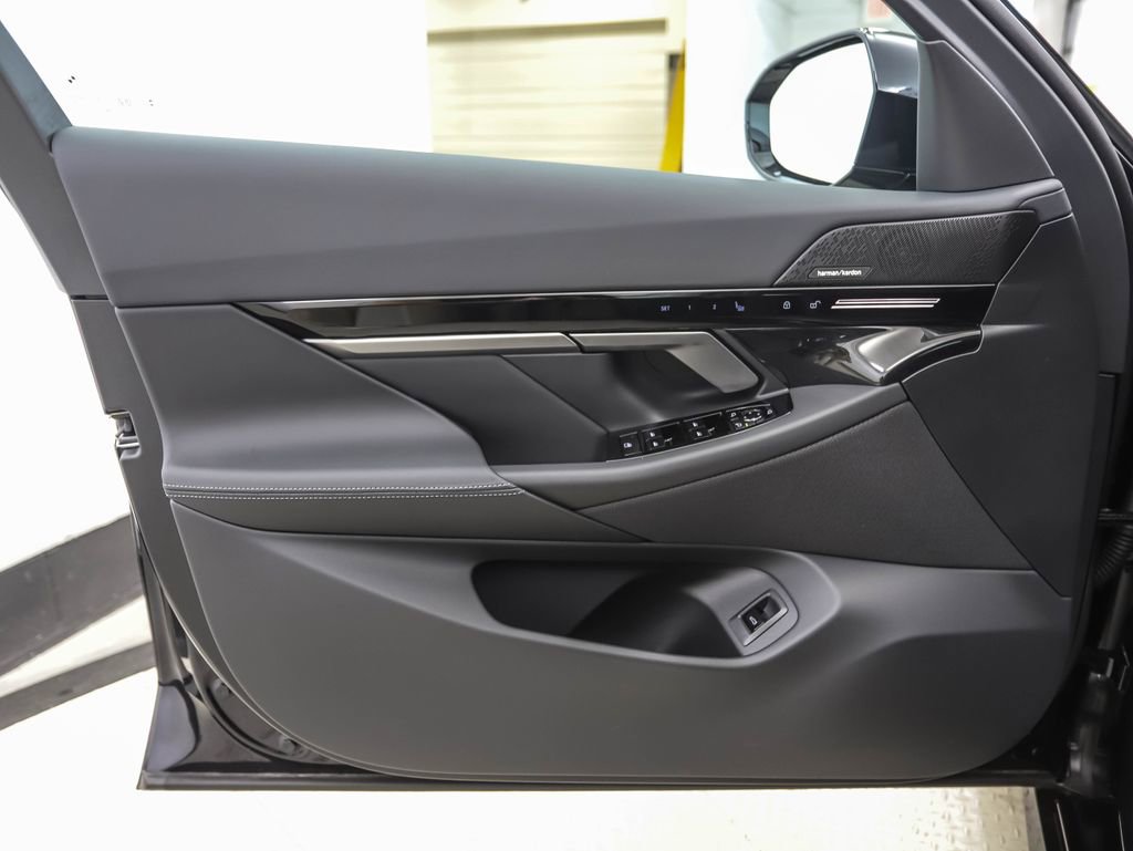 New 2026 BMW 530i xDrive w/ M Sport Package image 10