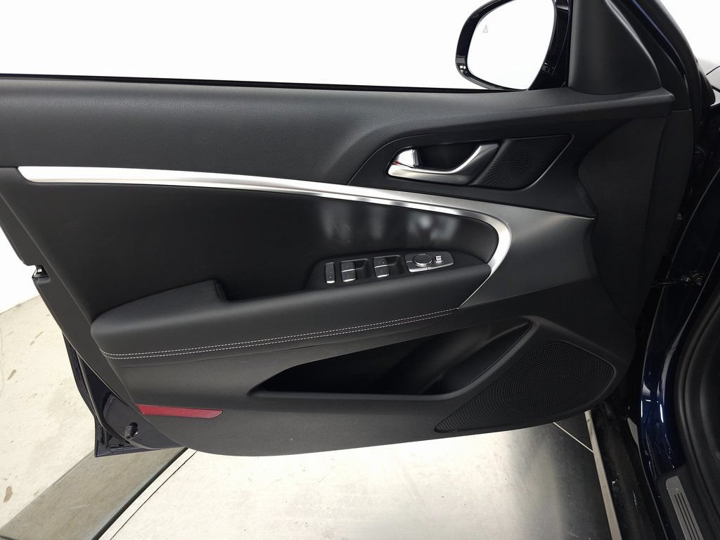 Used 2026 Genesis G70 2.5T AWD/4WD image 10