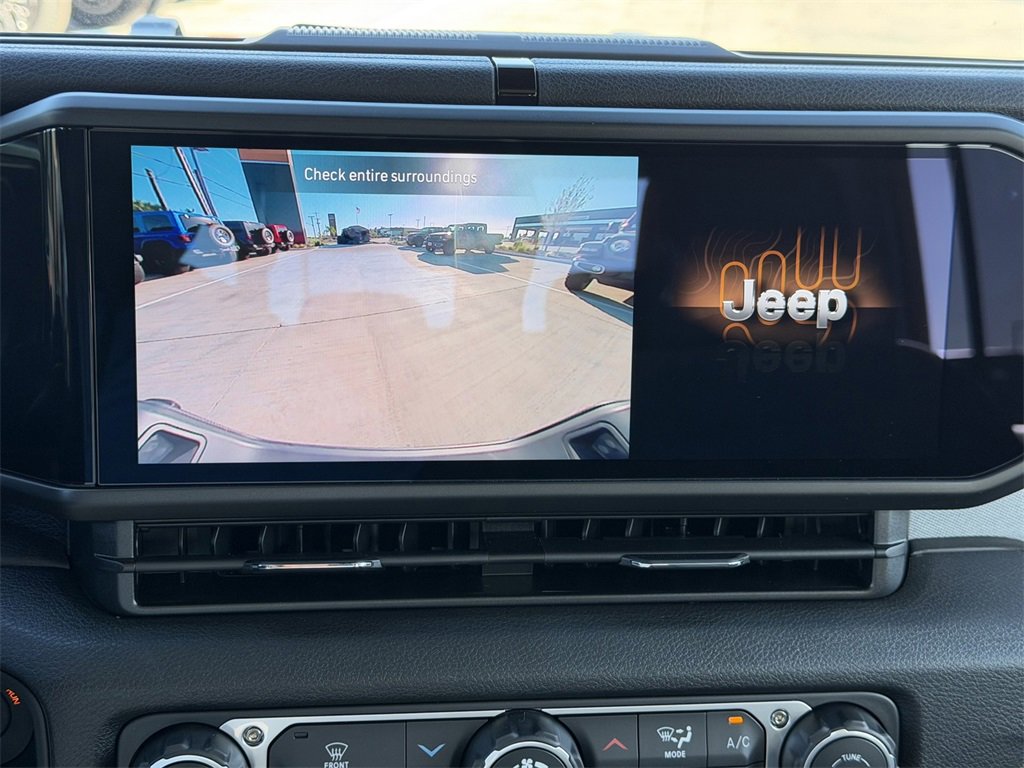 New 2025 Jeep Gladiator Sport image 15