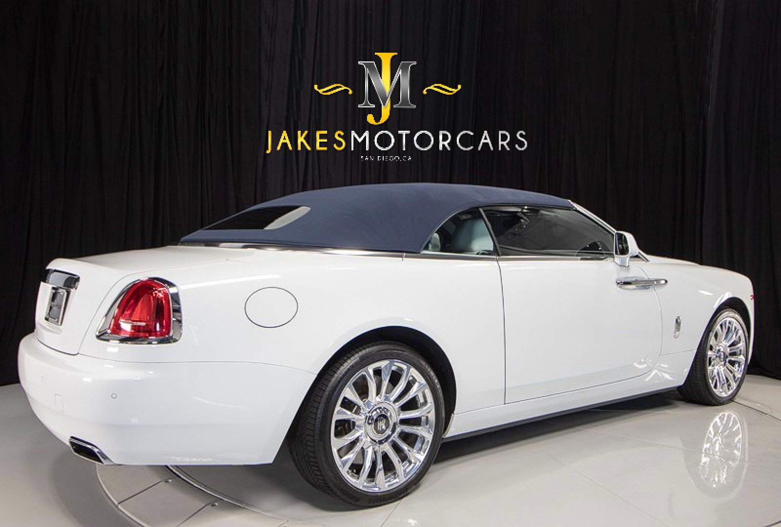 Used 2020 Rolls-Royce Dawn RWD image 11