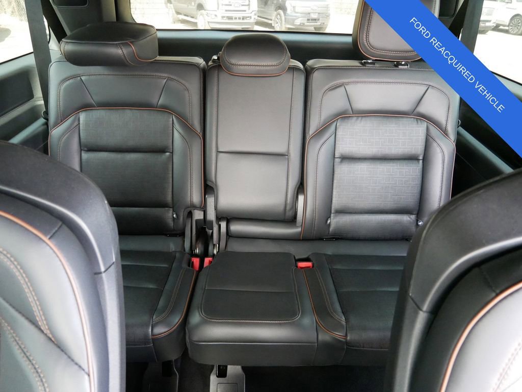 Used 2025 Lincoln Navigator L Black Label AWD/4WD image 14