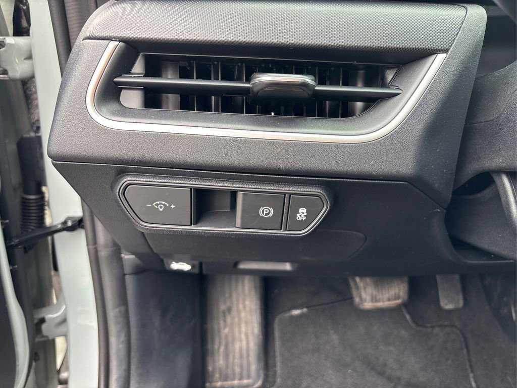 Certified 2025 Kia K4 LXS image 32