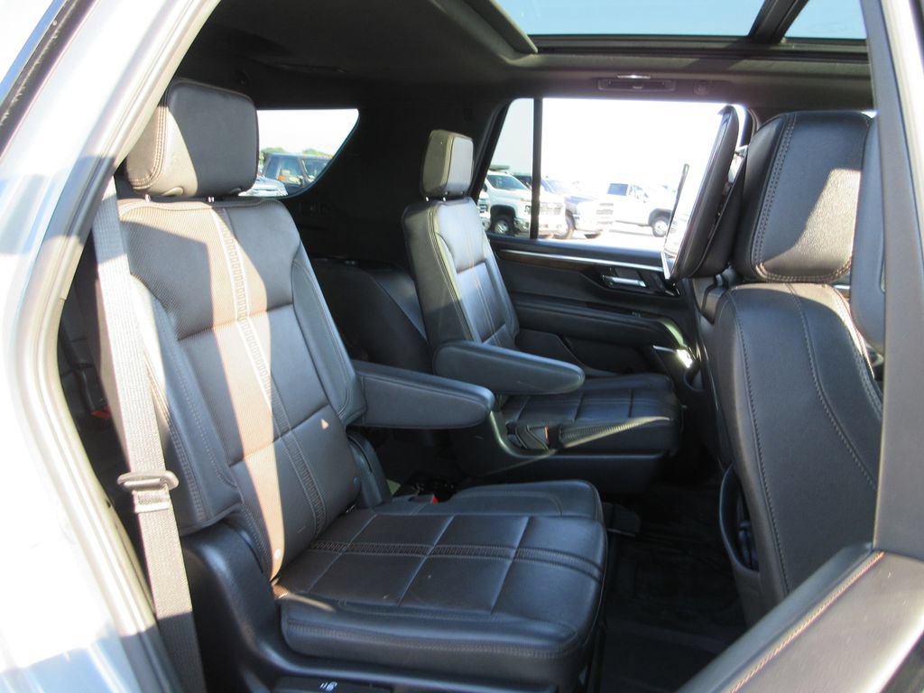 Certified 2025 Chevrolet Tahoe High Country AWD/4WD image 29