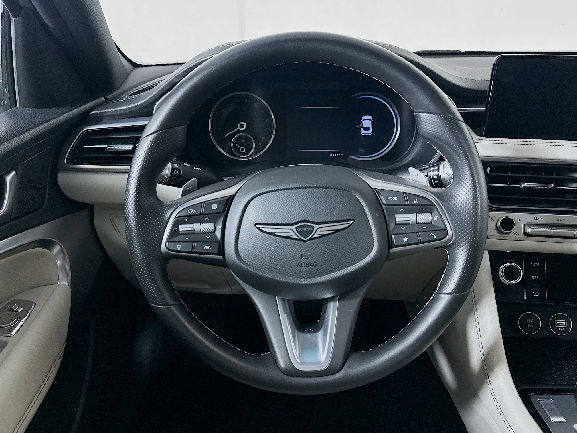 Used 2025 Genesis G70 2.5T image 18